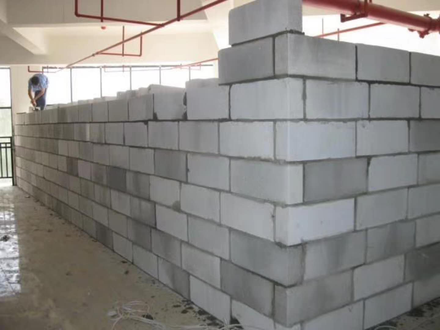 京山蒸压加气混凝土砌块承重墙静力和抗震性能的研究